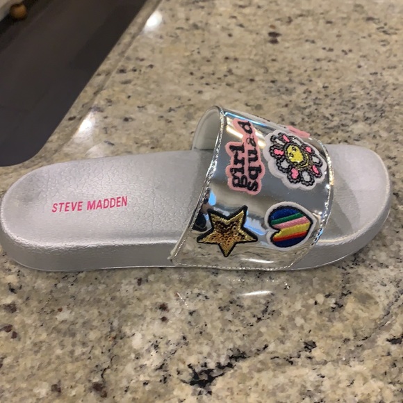 BRAND NEW Madden Girls Squad slides - Picture 2 of 5